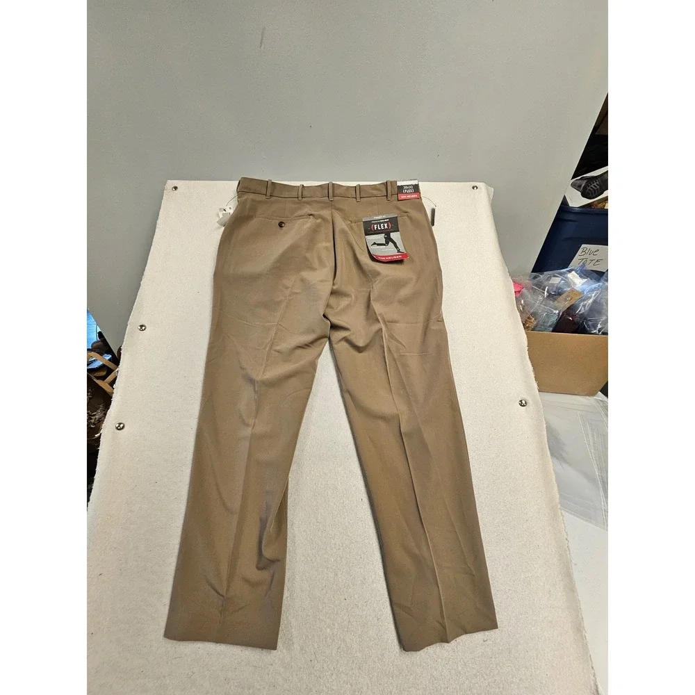 Van Heusen Flex Straight Fit‎ Khaki Dress Pants Mens 38x30 Non-Iron Stretch Tan